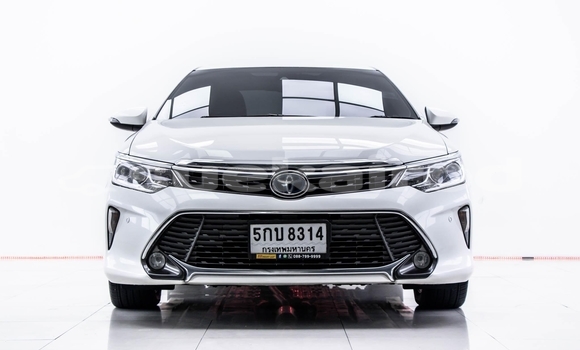 Buy Used Toyota Camry White Car in Bangkok in Bangkok