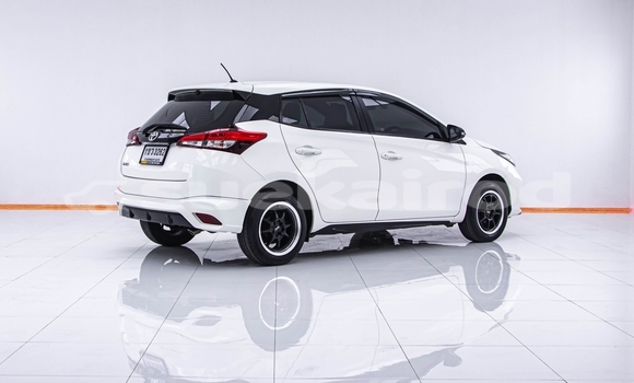 Buy Used Toyota Yaris Ativ White Car in Bangkok in Bangkok Buy Used Toyota Yaris Ativ White Car in Bangkok in Bangkok