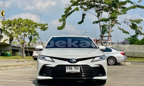 Buy Used Toyota Camry White Car in Bangkok in Bangkok