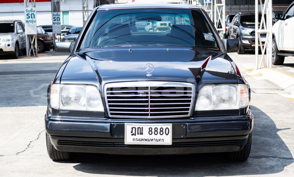 Buy Used Mercedes‒Benz E–Class Blue Car in Bangkok in Bangkok