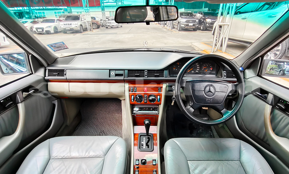 ซื้อ รถมือสอง Mercedes‒Benz E–Class สีน้ำเงิน รถยนต์ ใน %{เมือง} ใน กรุงเทพมหานคร ซื้อ รถมือสอง Mercedes‒Benz E–Class สีน้ำเงิน รถยนต์ ใน %{เมือง} ใน กรุงเทพมหานคร