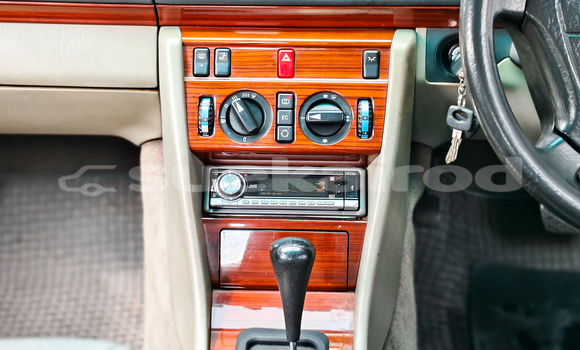 ซื้อ รถมือสอง Mercedes‒Benz E–Class สีน้ำเงิน รถยนต์ ใน %{เมือง} ใน กรุงเทพมหานคร ซื้อ รถมือสอง Mercedes‒Benz E–Class สีน้ำเงิน รถยนต์ ใน %{เมือง} ใน กรุงเทพมหานคร