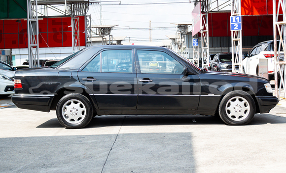 ซื้อ รถมือสอง Mercedes‒Benz E–Class สีน้ำเงิน รถยนต์ ใน %{เมือง} ใน กรุงเทพมหานคร ซื้อ รถมือสอง Mercedes‒Benz E–Class สีน้ำเงิน รถยนต์ ใน %{เมือง} ใน กรุงเทพมหานคร