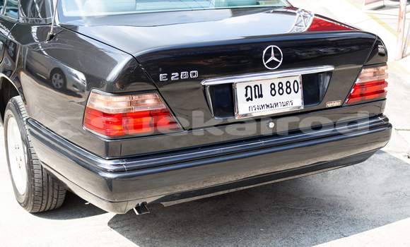 ซื้อ รถมือสอง Mercedes‒Benz E–Class สีน้ำเงิน รถยนต์ ใน %{เมือง} ใน กรุงเทพมหานคร ซื้อ รถมือสอง Mercedes‒Benz E–Class สีน้ำเงิน รถยนต์ ใน %{เมือง} ใน กรุงเทพมหานคร