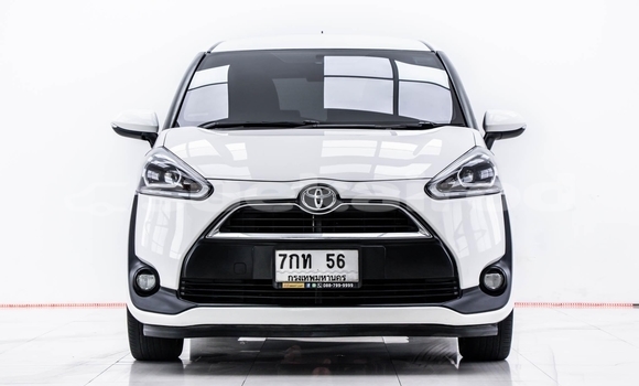 Buy Used Toyota Sienta White Car in Bangkok in Bangkok