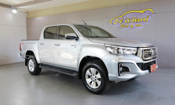 ซื้อ รถมือสอง Toyota Hiluxe Revo เงิน รถยนต์ ใน %{เมือง} ใน กรุงเทพมหานคร