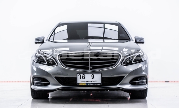 ซื้อ รถมือสอง Mercedes‒Benz E–Class อื่น ๆ รถยนต์ ใน %{เมือง} ใน กรุงเทพมหานคร