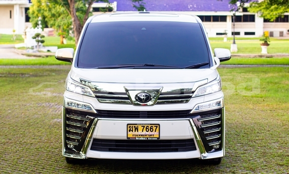 ซื้อ รถมือสอง Toyota Vellfire ขาว รถยนต์ ใน %{เมือง} ใน กรุงเทพมหานคร