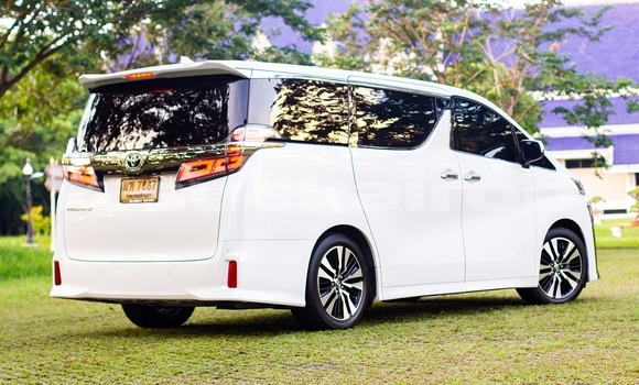 ซื้อ รถมือสอง Toyota Vellfire ขาว รถยนต์ ใน %{เมือง} ใน กรุงเทพมหานคร ซื้อ รถมือสอง Toyota Vellfire ขาว รถยนต์ ใน %{เมือง} ใน กรุงเทพมหานคร