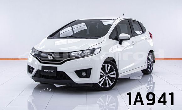 Buy Used Honda Jazz White Car in Bangkok in Bangkok Buy Used Honda Jazz White Car in Bangkok in Bangkok