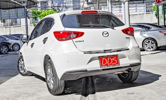 ซื้อ รถมือสอง Mazda 2 ขาว รถยนต์ ใน %{เมือง} ใน กรุงเทพมหานคร ซื้อ รถมือสอง Mazda 2 ขาว รถยนต์ ใน %{เมือง} ใน กรุงเทพมหานคร