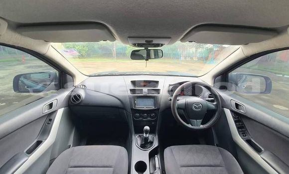 ซื้อ รถมือสอง Mazda BT-50 สีน้ำเงิน รถยนต์ ใน %{เมือง} ใน กรุงเทพมหานคร ซื้อ รถมือสอง Mazda BT-50 สีน้ำเงิน รถยนต์ ใน %{เมือง} ใน กรุงเทพมหานคร