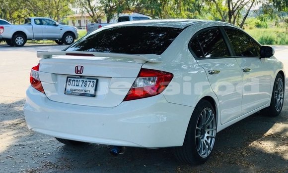 Buy Used Honda Civic White Car in Phitsanulok in Phitsanulok Buy Used Honda Civic White Car in Phitsanulok in Phitsanulok