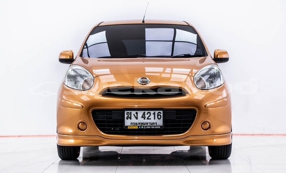 ซื้อ รถมือสอง Nissan March อื่น ๆ รถยนต์ ใน %{เมือง} ใน กรุงเทพมหานคร