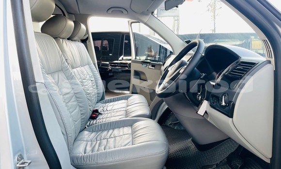 Buy Used Volkswagen Caravelle Silver Car in Bangkok in Bangkok Buy Used Volkswagen Caravelle Silver Car in Bangkok in Bangkok