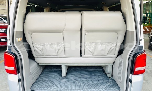 Buy Used Volkswagen Caravelle Silver Car in Bangkok in Bangkok Buy Used Volkswagen Caravelle Silver Car in Bangkok in Bangkok