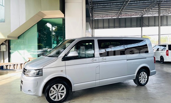 Buy Used Volkswagen Caravelle Silver Car in Bangkok in Bangkok Buy Used Volkswagen Caravelle Silver Car in Bangkok in Bangkok