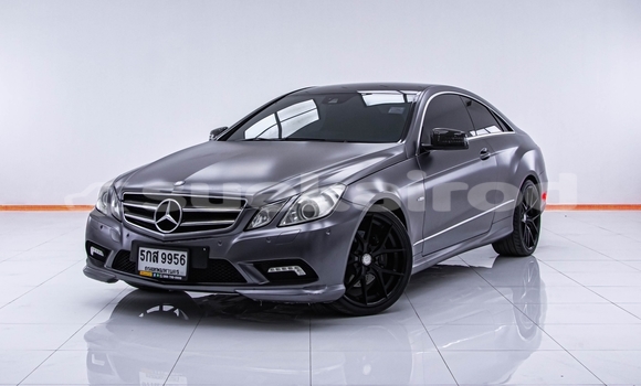 ซื้อ รถมือสอง Mercedes‒Benz E–Class สีดำ รถยนต์ ใน %{เมือง} ใน กรุงเทพมหานคร ซื้อ รถมือสอง Mercedes‒Benz E–Class สีดำ รถยนต์ ใน %{เมือง} ใน กรุงเทพมหานคร