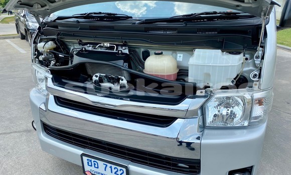 Buy Used Toyota Commuter Other Car in Bangkok in Bangkok Buy Used Toyota Commuter Other Car in Bangkok in Bangkok