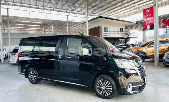 Buy Used Toyota Matrix Black Car in Bangkok in Bangkok Buy Used Toyota Matrix Black Car in Bangkok in Bangkok