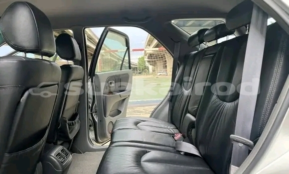 ซื้อ รถมือสอง Toyota Harrier อื่น ๆ รถยนต์ ใน %{เมือง} ใน อ่างทอง