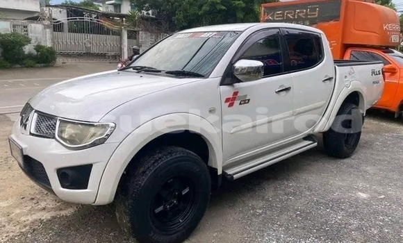 ซื้อ รถมือสอง Toyota Altis ขาว รถยนต์ ใน %{เมือง} ใน กรุงเทพมหานคร