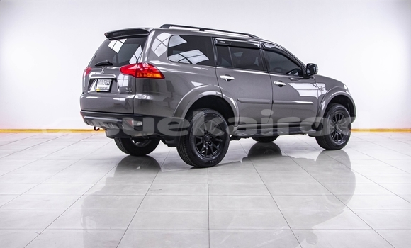 ซื้อ รถมือสอง Mitsubishi Pajero Sport สีน้ำตาล รถยนต์ ใน %{เมือง} ใน กรุงเทพมหานคร ซื้อ รถมือสอง Mitsubishi Pajero Sport สีน้ำตาล รถยนต์ ใน %{เมือง} ใน กรุงเทพมหานคร