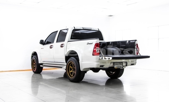 Buy Used Isuzu D-Max White Car in Bangkok in Bangkok Buy Used Isuzu D-Max White Car in Bangkok in Bangkok
