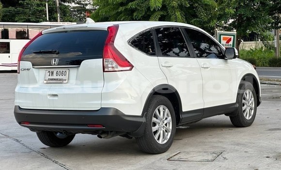 Buy Used Honda CR-V White Car in Bangkok in Bangkok Buy Used Honda CR-V White Car in Bangkok in Bangkok