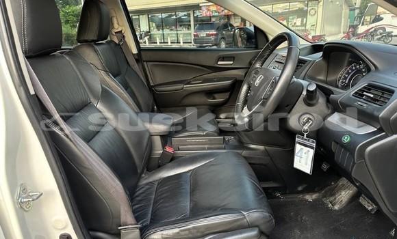 Buy Used Honda CR-V White Car in Bangkok in Bangkok Buy Used Honda CR-V White Car in Bangkok in Bangkok
