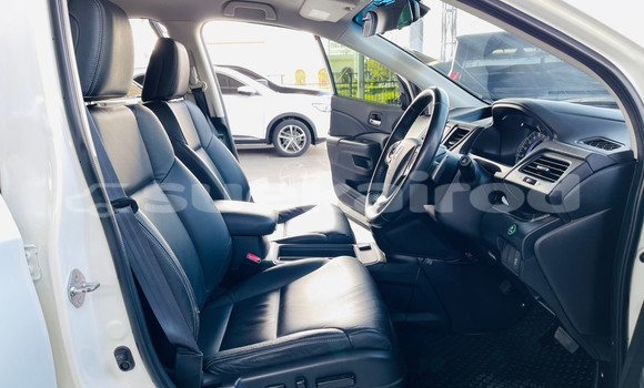 Buy Used Honda CR-V White Car in Bangkok in Bangkok Buy Used Honda CR-V White Car in Bangkok in Bangkok