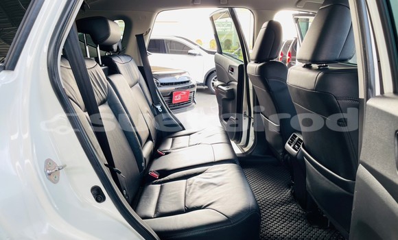 Buy Used Honda CR-V White Car in Bangkok in Bangkok Buy Used Honda CR-V White Car in Bangkok in Bangkok