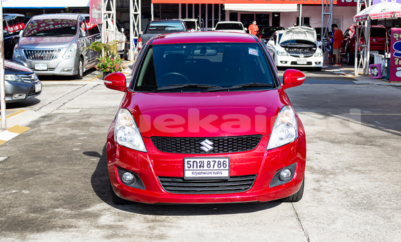 ซื้อ รถมือสอง Suzuki Swift สีแดง รถยนต์ ใน %{เมือง} ใน กรุงเทพมหานคร