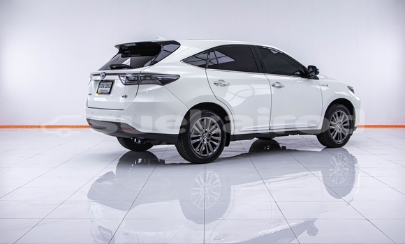 Buy Used Toyota Harrier White Car in Bangkok in Bangkok Buy Used Toyota Harrier White Car in Bangkok in Bangkok