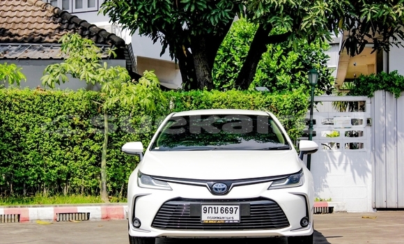 ซื้อ รถมือสอง Toyota Altis ขาว รถยนต์ ใน %{เมือง} ใน กรุงเทพมหานคร