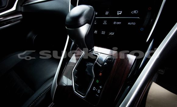 Buy Used Toyota Harrier White Car in Bangkok in Bangkok Buy Used Toyota Harrier White Car in Bangkok in Bangkok