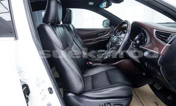 Buy Used Toyota Harrier White Car in Bangkok in Bangkok Buy Used Toyota Harrier White Car in Bangkok in Bangkok