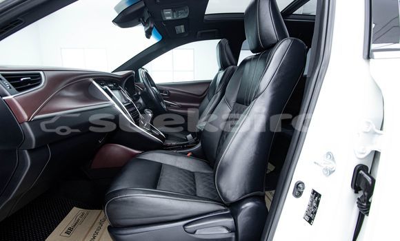 Buy Used Toyota Harrier White Car in Bangkok in Bangkok Buy Used Toyota Harrier White Car in Bangkok in Bangkok