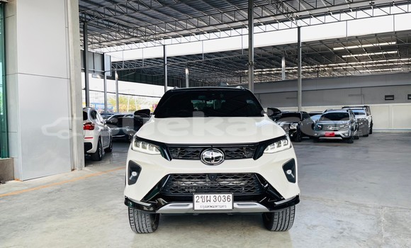 Buy Used Toyota Fortuner White Car in Bangkok in Bangkok