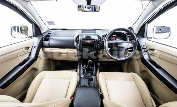 Buy Used Isuzu D-Max White Car in Bangkok in Bangkok Buy Used Isuzu D-Max White Car in Bangkok in Bangkok