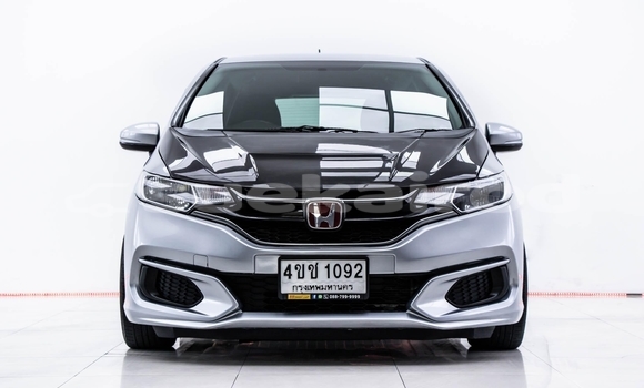 ซื้อ รถมือสอง Honda Jazz อื่น ๆ รถยนต์ ใน %{เมือง} ใน กรุงเทพมหานคร