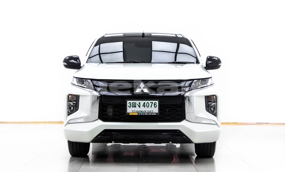 Buy Used Mitsubishi Triton White Car in Bangkok in Bangkok