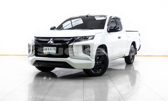 Buy Used Mitsubishi Triton White Car in Bangkok in Bangkok Buy Used Mitsubishi Triton White Car in Bangkok in Bangkok