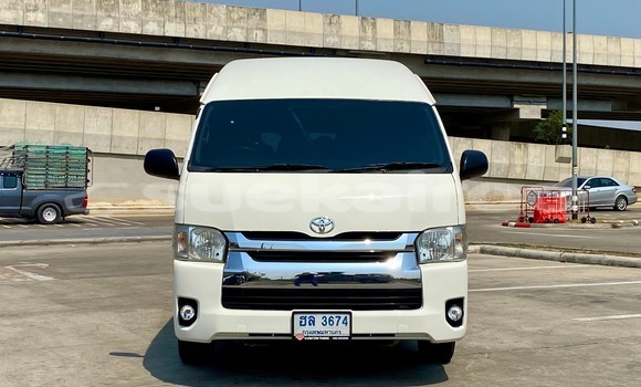 Buy Used Toyota Commuter White Car in Bangkok in Bangkok