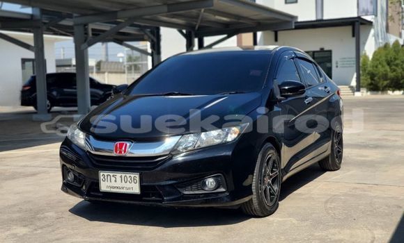 ซื้อ รถมือสอง Honda City สีดำ รถยนต์ ใน %{เมือง} ใน กรุงเทพมหานคร