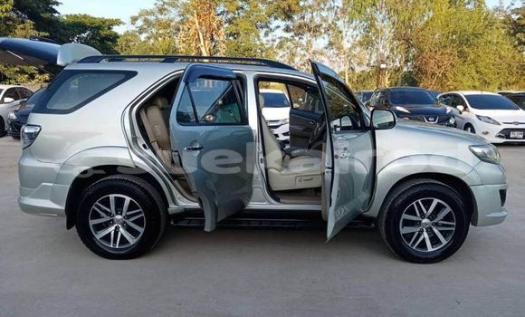 ซื้อ รถมือสอง Toyota Fortuner ขาว รถยนต์ ใน %{เมือง} ใน กรุงเทพมหานคร ซื้อ รถมือสอง Toyota Fortuner ขาว รถยนต์ ใน %{เมือง} ใน กรุงเทพมหานคร