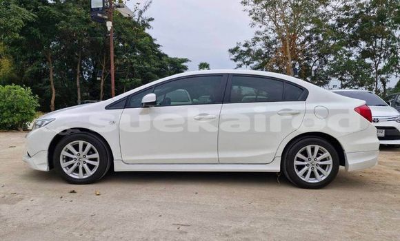 ซื้อ รถมือสอง Honda Civic ขาว รถยนต์ ใน %{เมือง} ใน กรุงเทพมหานคร