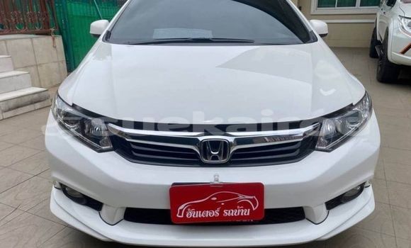 ซื้อ รถมือสอง Honda Civic ขาว รถยนต์ ใน %{เมือง} ใน กรุงเทพมหานคร