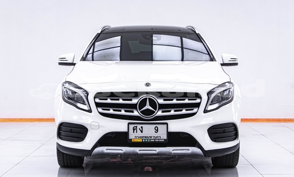 Buy Used Mercedes-Benz GLA-klasse White Car in Bangkok in Bangkok