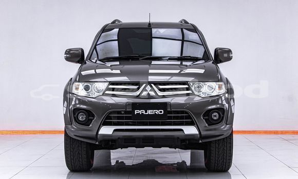 Buy Used Mitsubishi Pajero Brown Car in Bangkok in Bangkok Buy Used Mitsubishi Pajero Brown Car in Bangkok in Bangkok